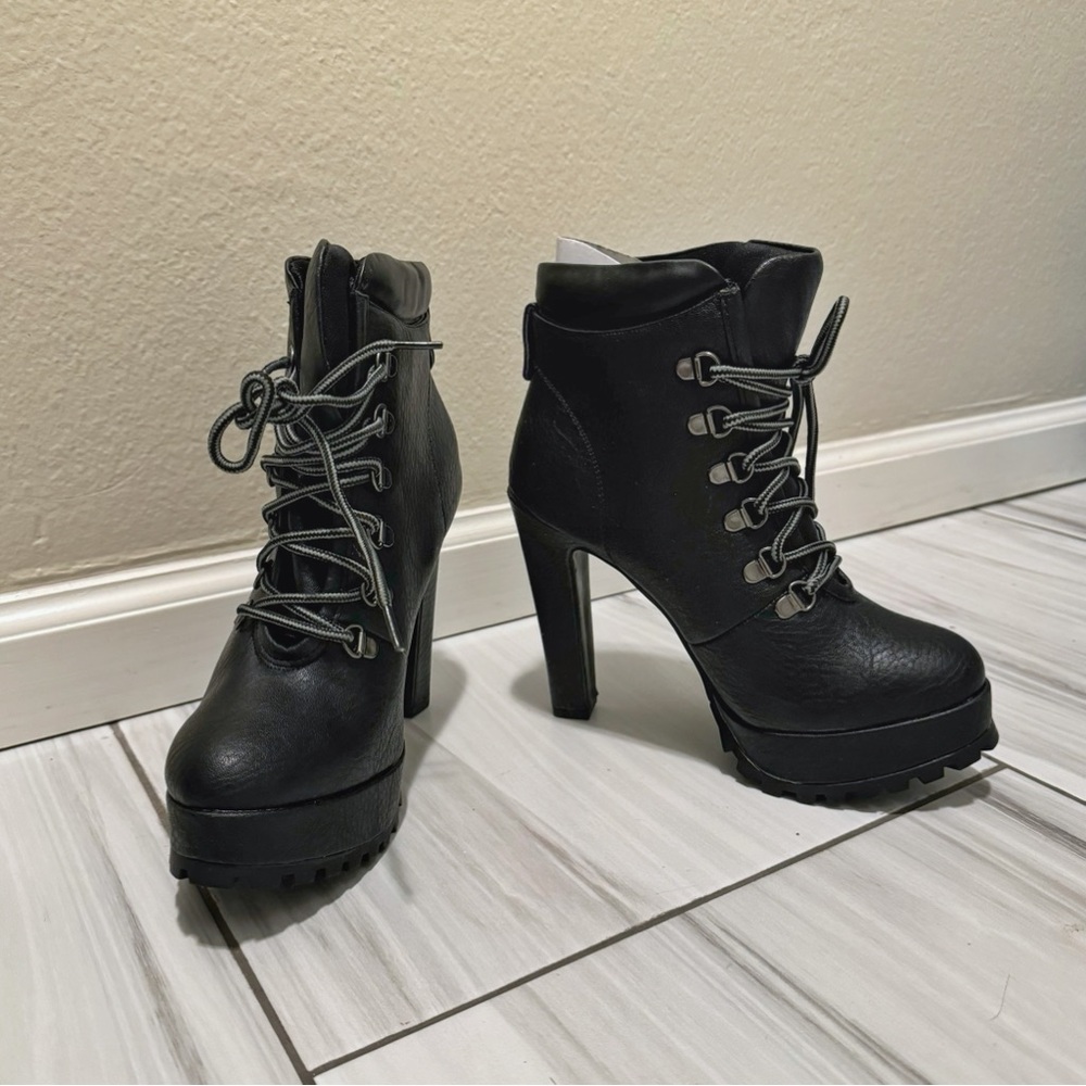 Women's Black Lace-Up Heeled Platform Ankle Boots